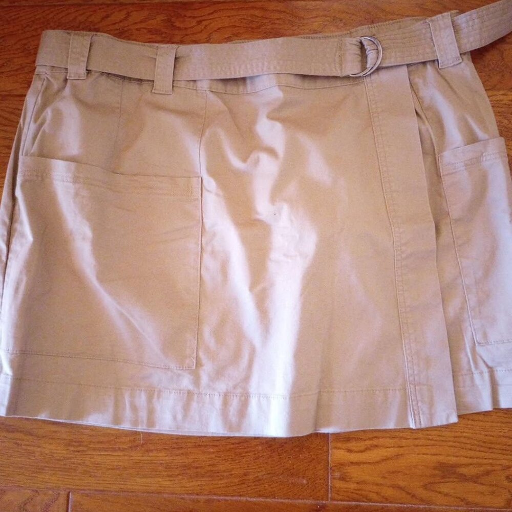 Briggs Women's Plus Size XXL Tan Belted Twill in Shorts Skort NWT - Picture 2 of 4